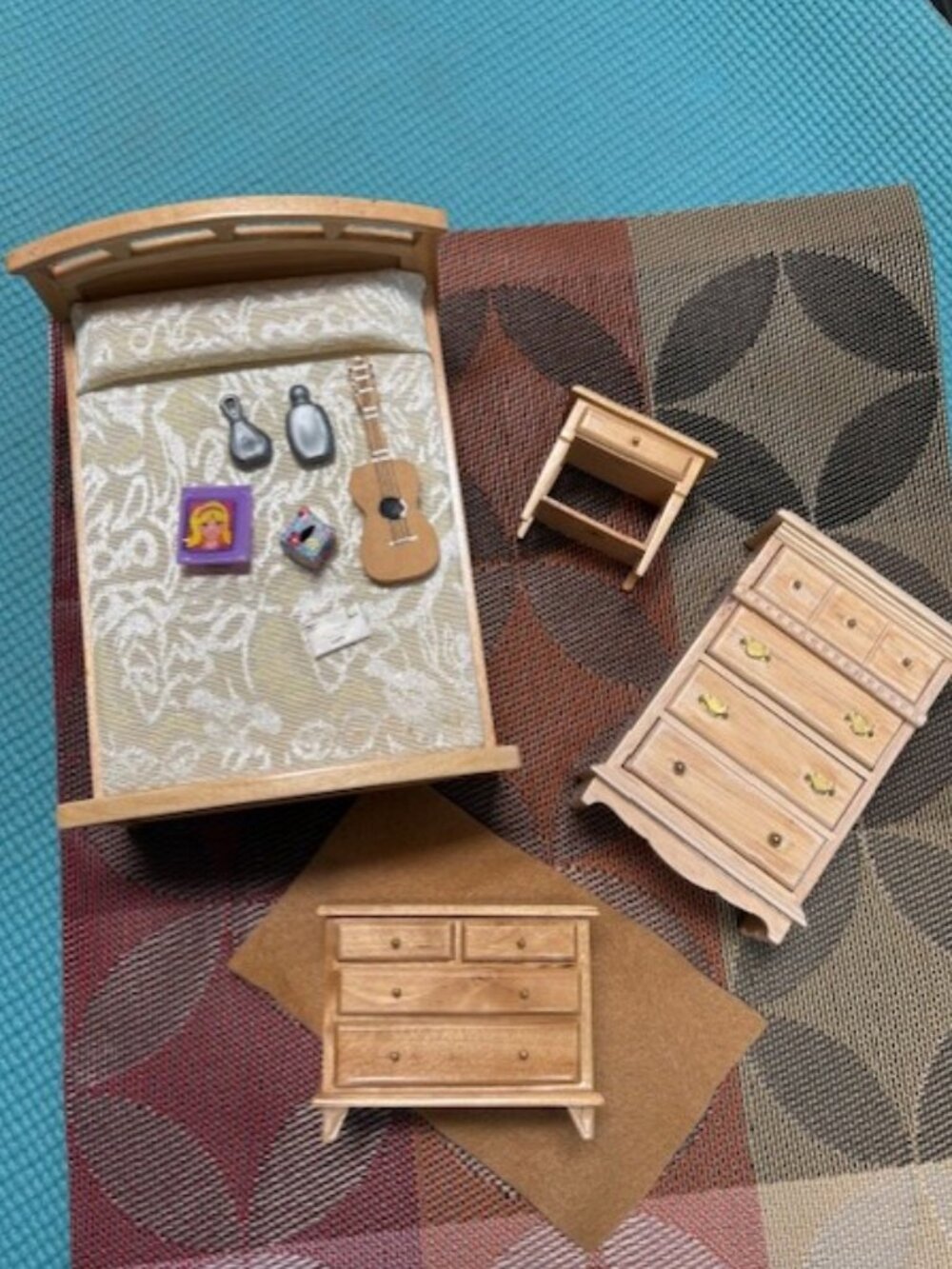 Cute! Dollhouse Bed Room Set with Guitar